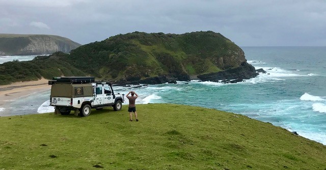 Explore the scenic Drakensberg escarpment and forgotton passes, while staying at the<br />
quint Riverview Country Inn.